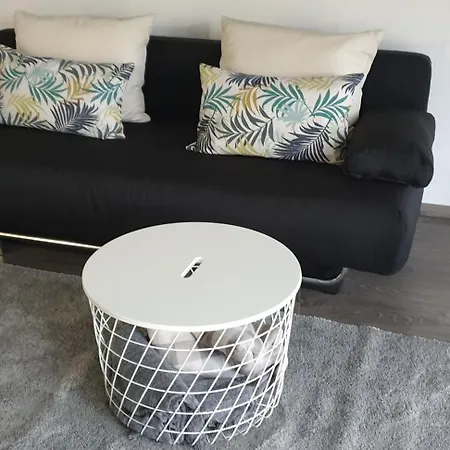 Nahrstedt Nr 2 شقة *